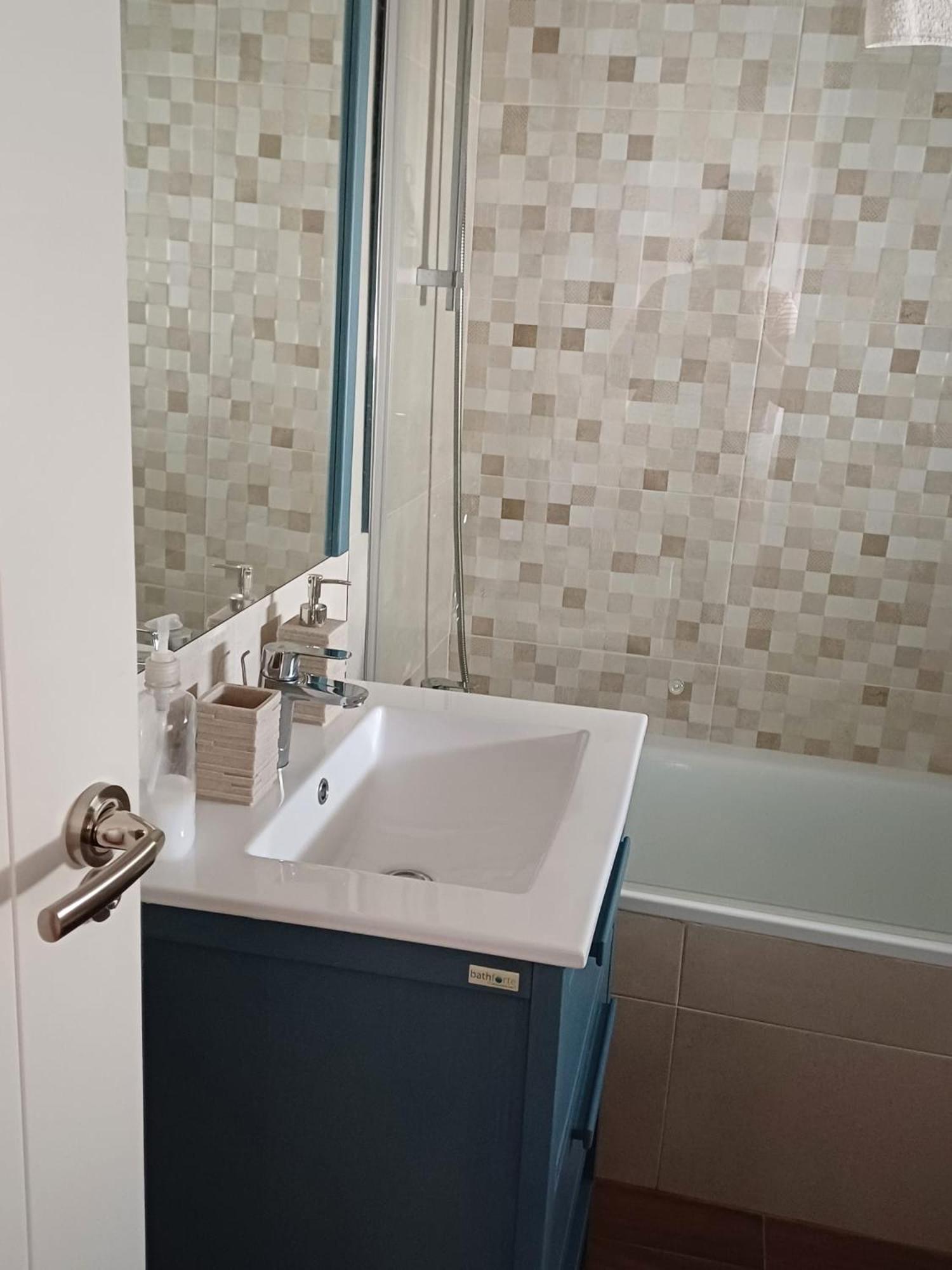 Lyrioshomes Apartamento Filpo Rojas , Sevilla Bagian luar foto